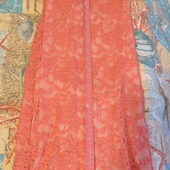 Lace dress - Picture 6 of 6